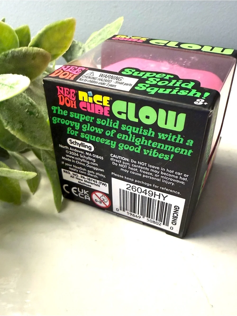 NWT, NeeDoh Nice Cube Glow